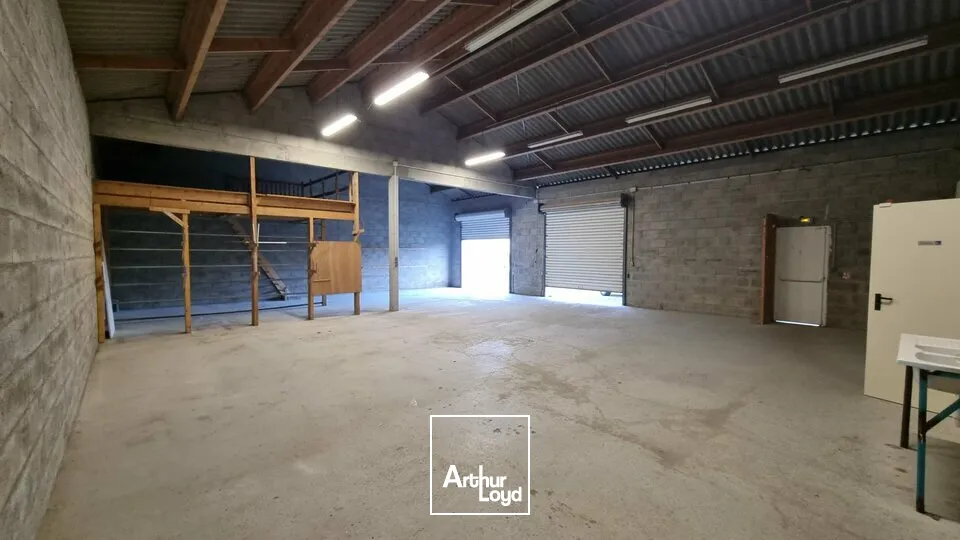 Entrepôt / local industriel Avanton 250 m2