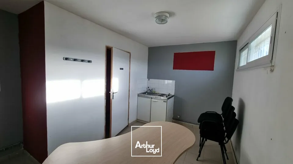 Entrepôt / local industriel Avanton 250 m2