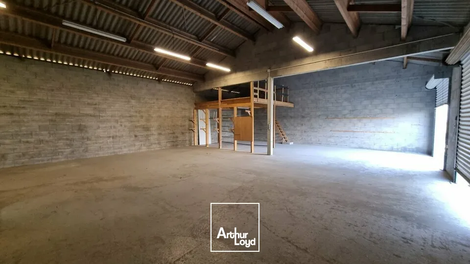Entrepôt / local industriel Avanton 250 m2
