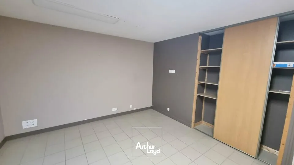 Entrepôt / local industriel Avanton 250 m2