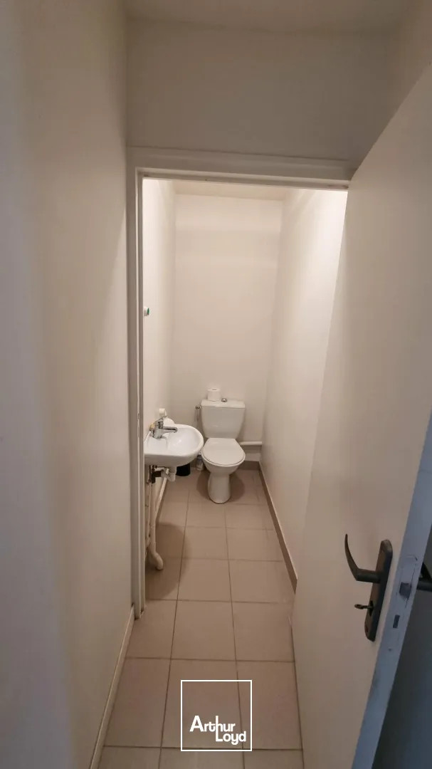 Entrepôt / local industriel Avanton 250 m2