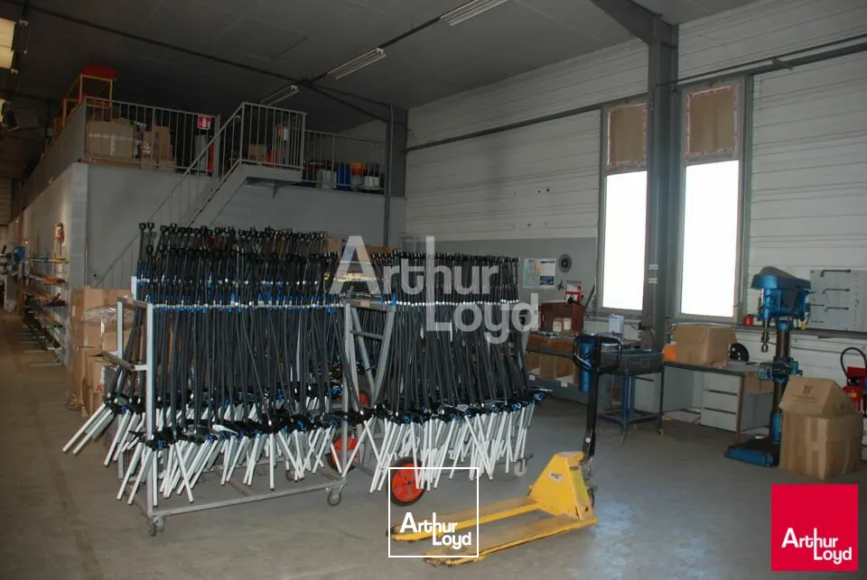 OUCQUES LA NOUVELLE - VENTE LOCAL D'ACTIVITÉ DE 1&nbsp;080 M²