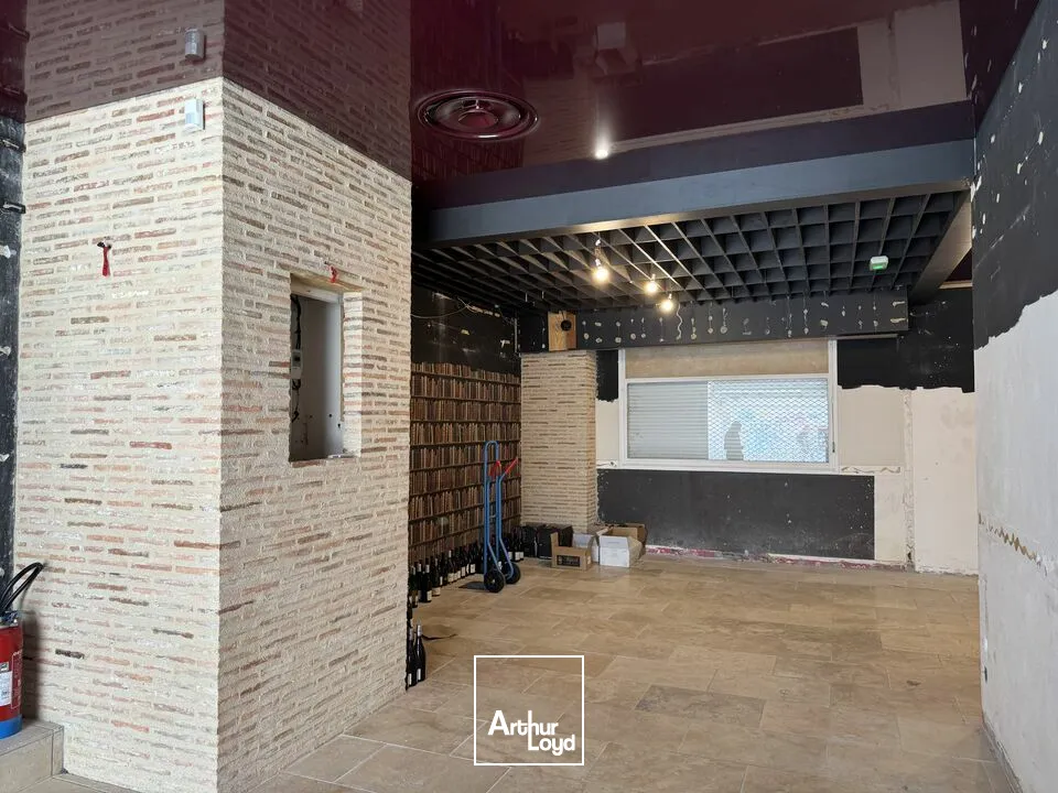 TOURS HYPER CENTRE LOCAL COMMERCIAL A LOUER 81 M²