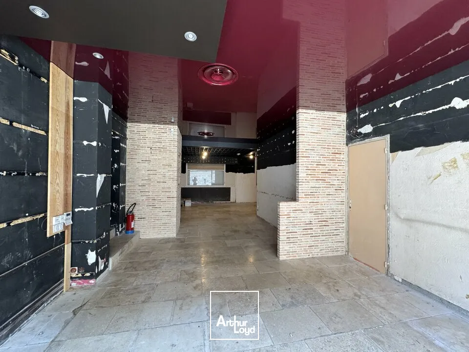 TOURS HYPER CENTRE LOCAL COMMERCIAL A LOUER 81 M²