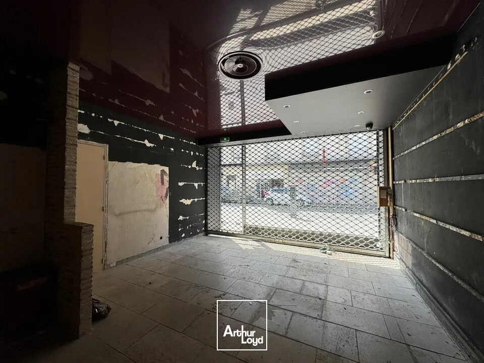 TOURS HYPER CENTRE LOCAL COMMERCIAL A LOUER 81 M²