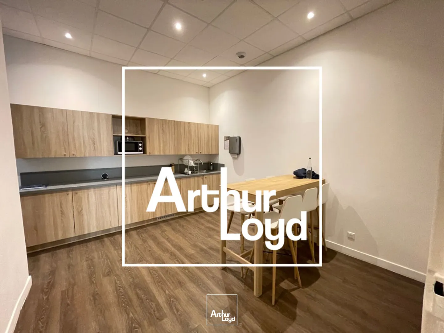 BUREAUX A LOUER 276 M²- MONTPELLIER JEU DE PAUME - PROXIMITE IMMEDIATE TRAMWAY 