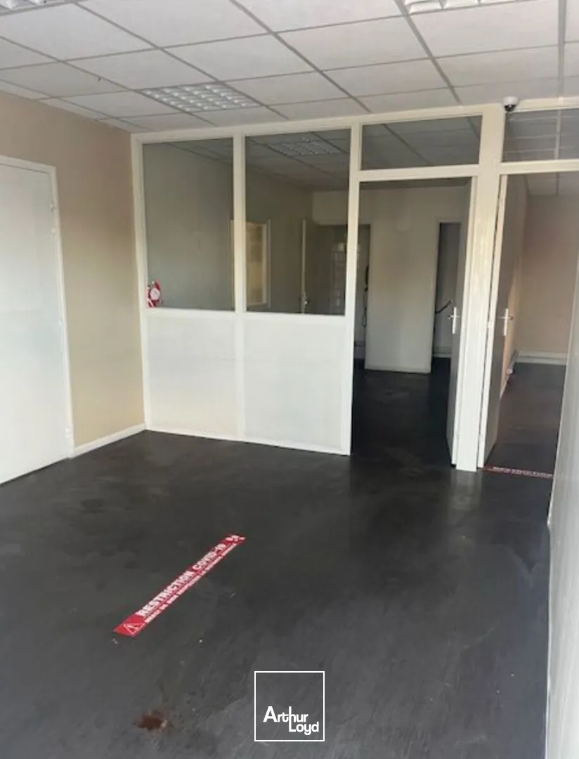 Environ 200m2 de locaux d'activité à louer 