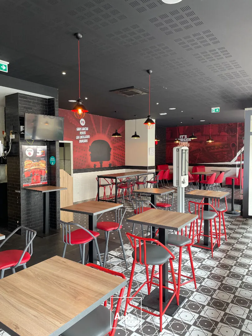 Local commercial Limoges 250 m² - Secteur émailleur