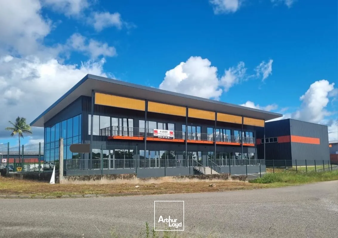 A LOUER Matoury de 76 à 670 m2