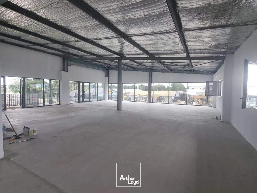A LOUER Local commercial Matoury de 76 à 335 m2