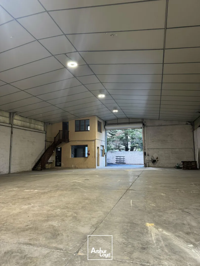 Ensemble de locaux d'activités à vendre, Châteaurenard