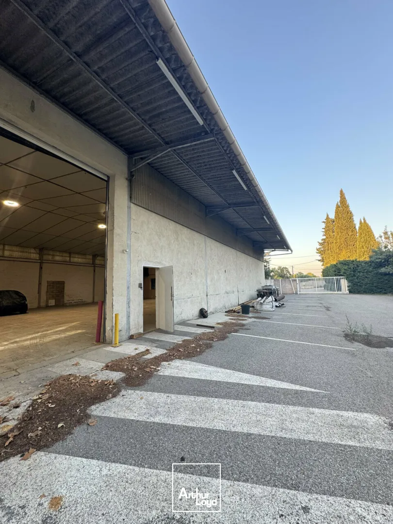 Ensemble de locaux d'activités à vendre, Châteaurenard