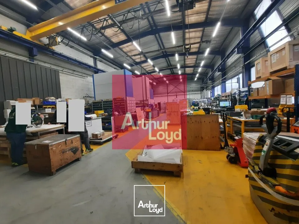 RIOM A VENDRE LOCAL ACTIVITE 1532 M² - PARCELLE 5000 M² - 1 PONT ROULANT 