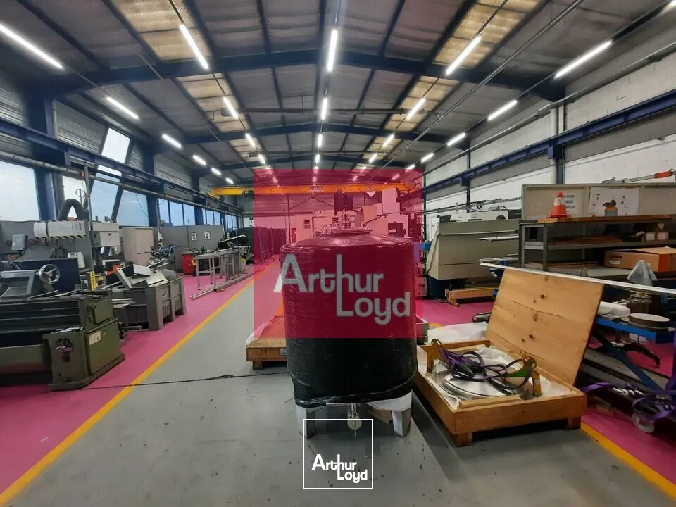 RIOM A VENDRE LOCAL ACTIVITE 1532 M² - PARCELLE 5000 M² - 1 PONT ROULANT 