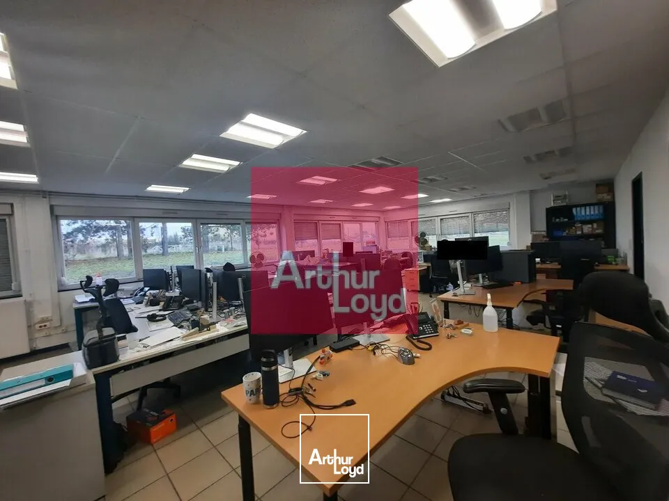 RIOM A VENDRE LOCAL ACTIVITE 1532 M² - PARCELLE 5000 M² - 1 PONT ROULANT 