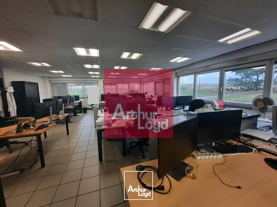 RIOM A VENDRE LOCAL ACTIVITE 1532 M² - PARCELLE 5000 M² - 1 PONT ROULANT 