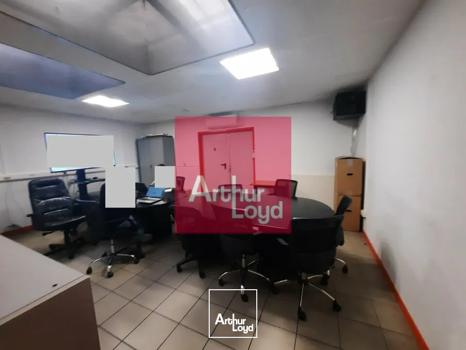 RIOM A VENDRE LOCAL ACTIVITE 1532 M² - PARCELLE 5000 M² - 1 PONT ROULANT 