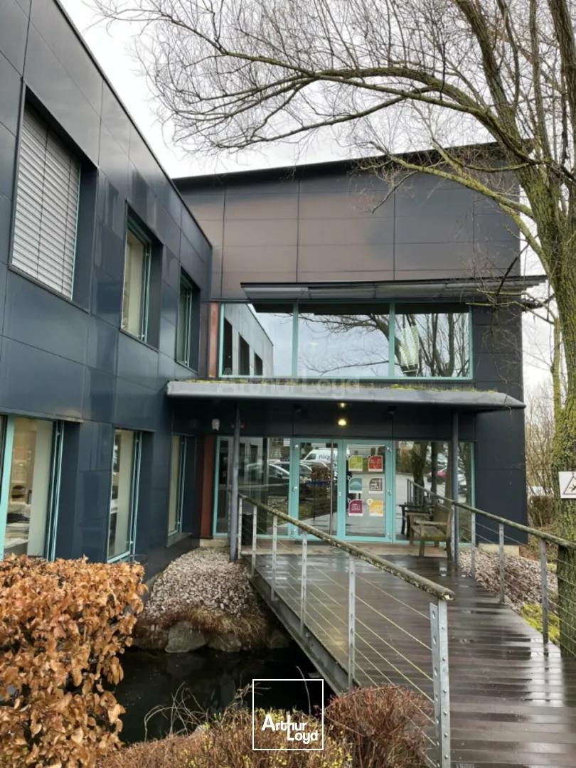 LOCAL D'ACTIVITE - ENTREPOT à LOUER de 1581 m²