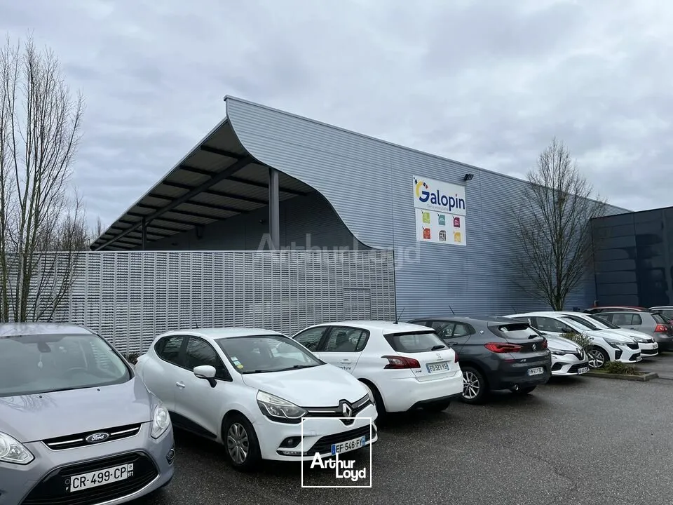 LOCAL D'ACTIVITE - ENTREPOT à VENDRE de 1581 m²