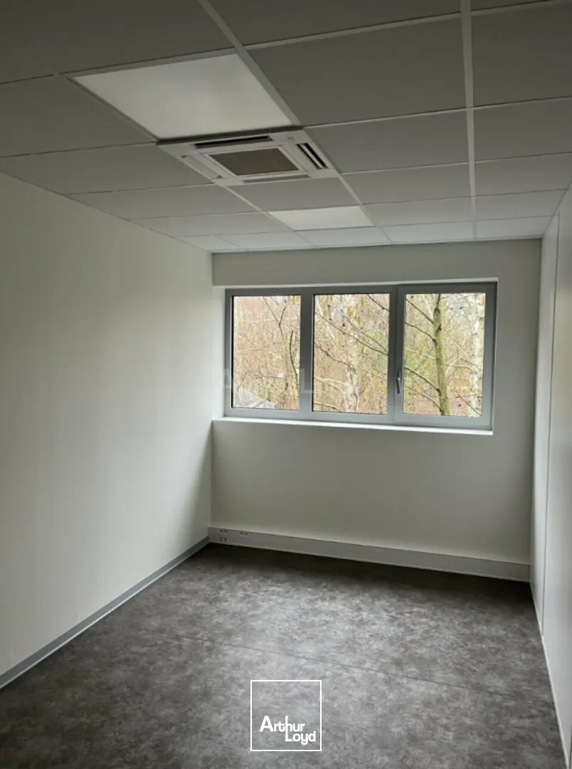 LOCAL D'ACTIVITE - ENTREPOT à VENDRE de 1581 m²