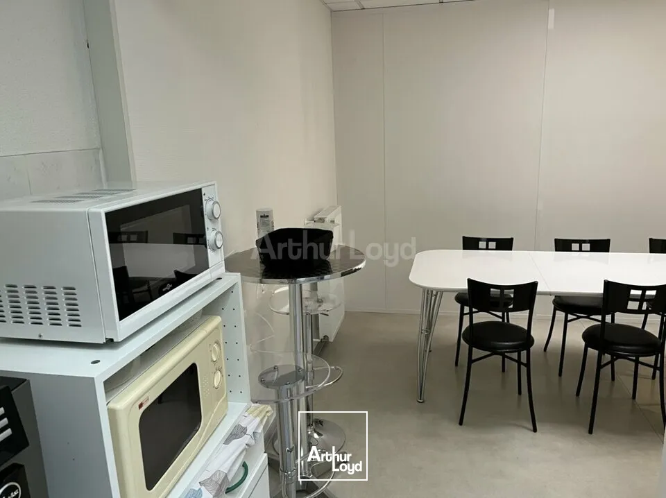 LOCAL D'ACTIVITE - ENTREPOT à VENDRE de 1581 m²