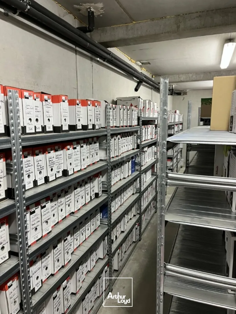 LOCAL D'ACTIVITE - ENTREPOT à VENDRE de 1581 m²