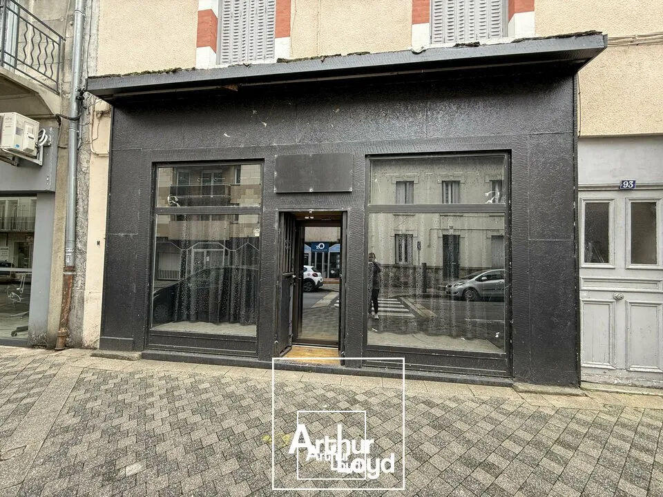 Local Commercial Rénové avec Visibilité  Accès PMR