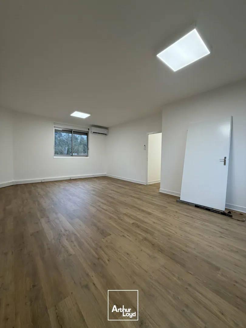 SAINT-AVERTIN BUREAUX A LOUER 91 M² 3 PARKINGS REFAIT 