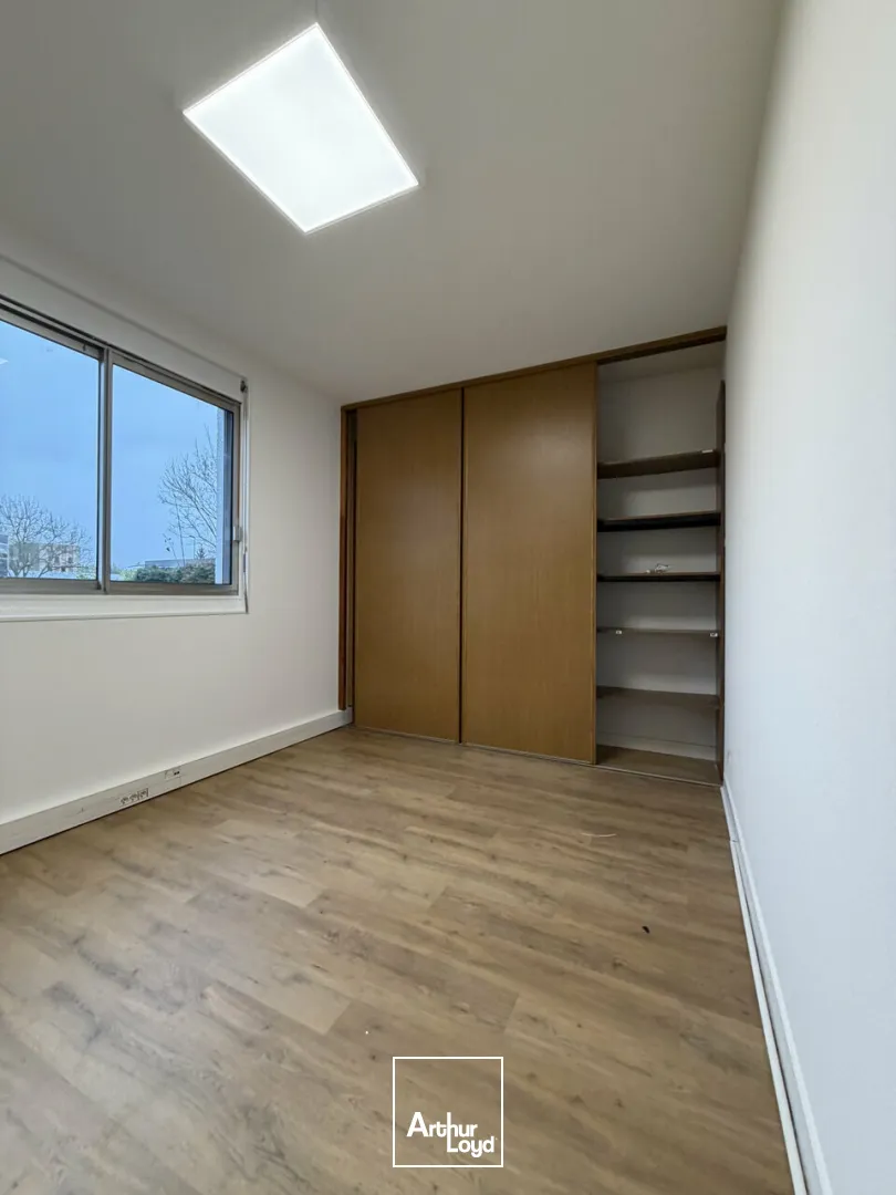 SAINT-AVERTIN BUREAUX A LOUER 91 M² 3 PARKINGS REFAIT 