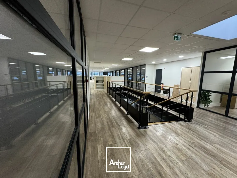 TOURS NORD - A LOUER BUREAUX DE 908 m² - EXCELLENTE VISIBILITE SUR 2 X 2 VOIES