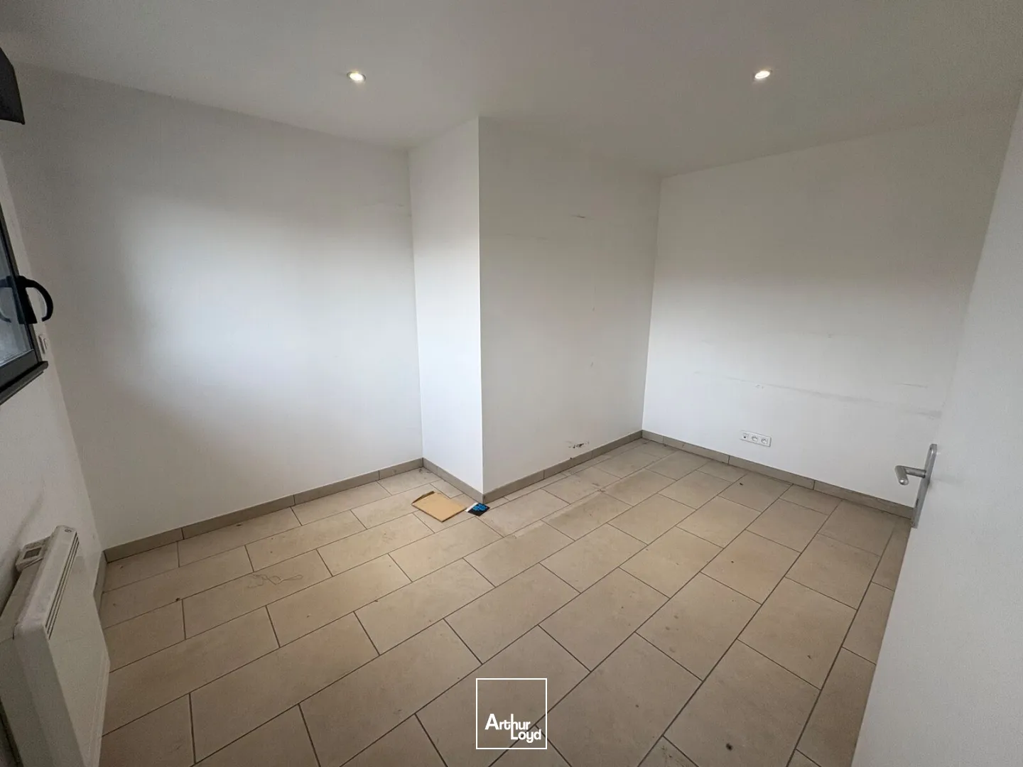 A LOUER LOCAL D'ACTIVITÉ 259 M2 LAIGNEVILLE