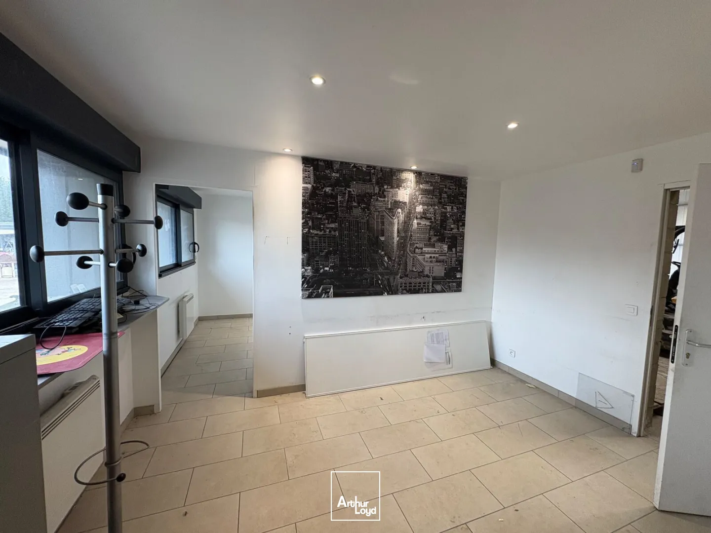 A LOUER LOCAL D'ACTIVITÉ 259 M2 LAIGNEVILLE