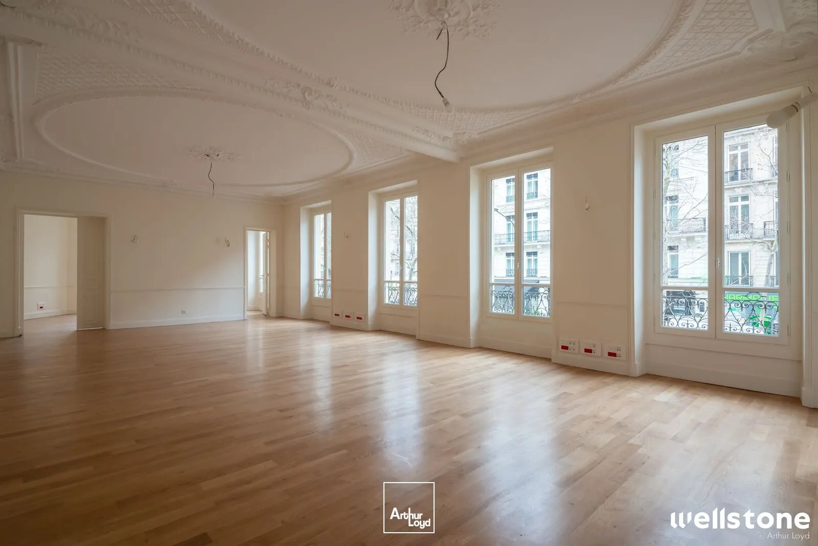 Bureaux à louer à PARIS 75008