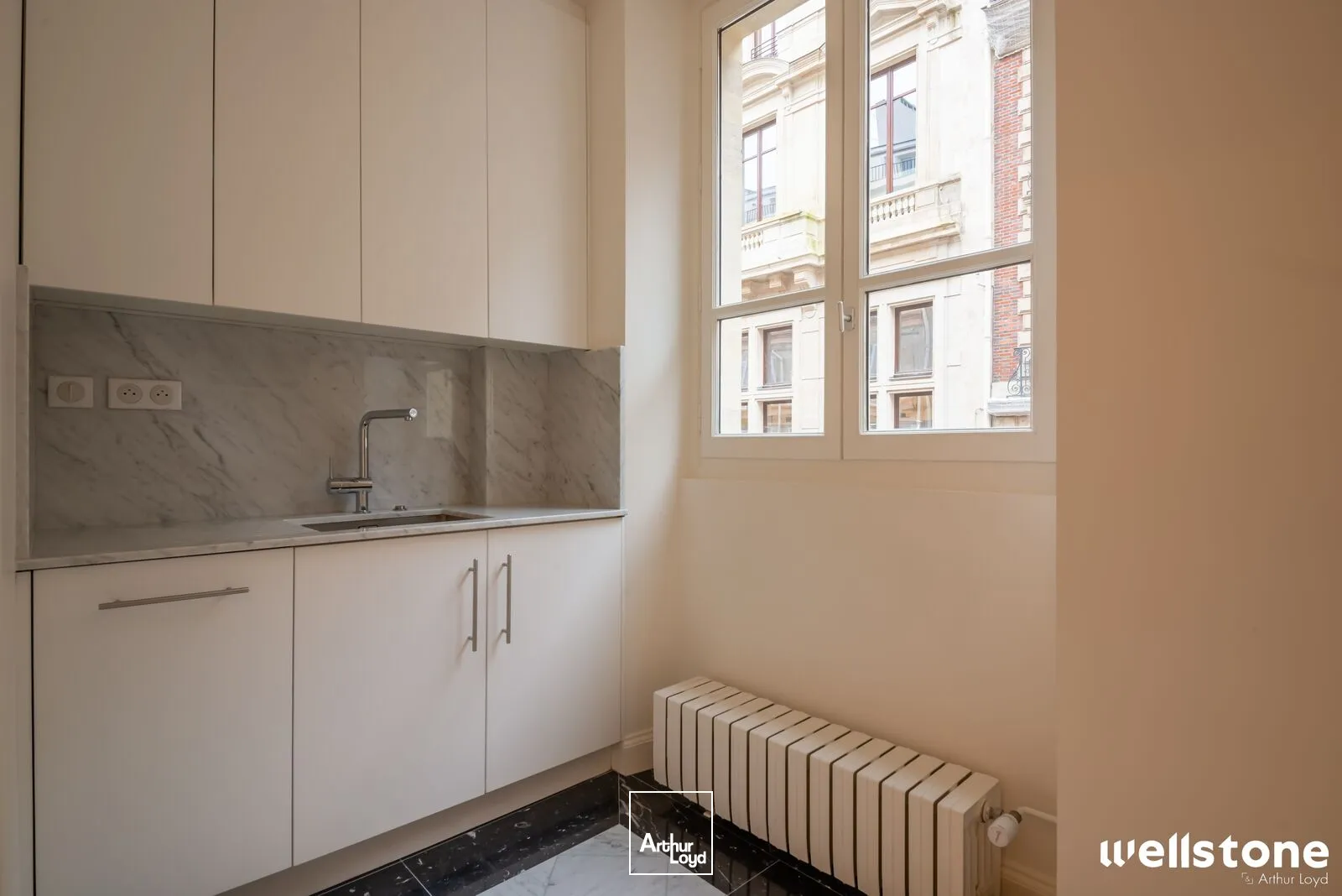 Bureaux à louer à PARIS 75008