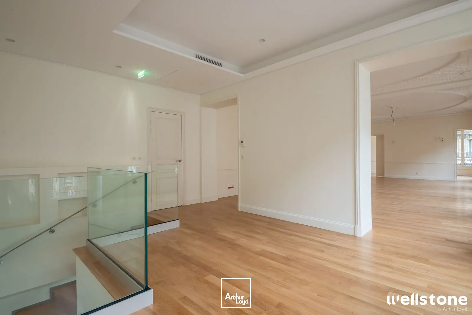 Bureaux à louer à PARIS 75008