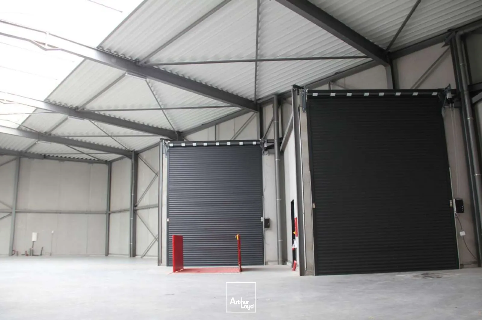 Entrepôts au sein d'un parc d'activité neuf situé à Roncq. Bureaux clés en main avec belles prestations. Proche belgique et axes autoroutiers. Nord de Lille.