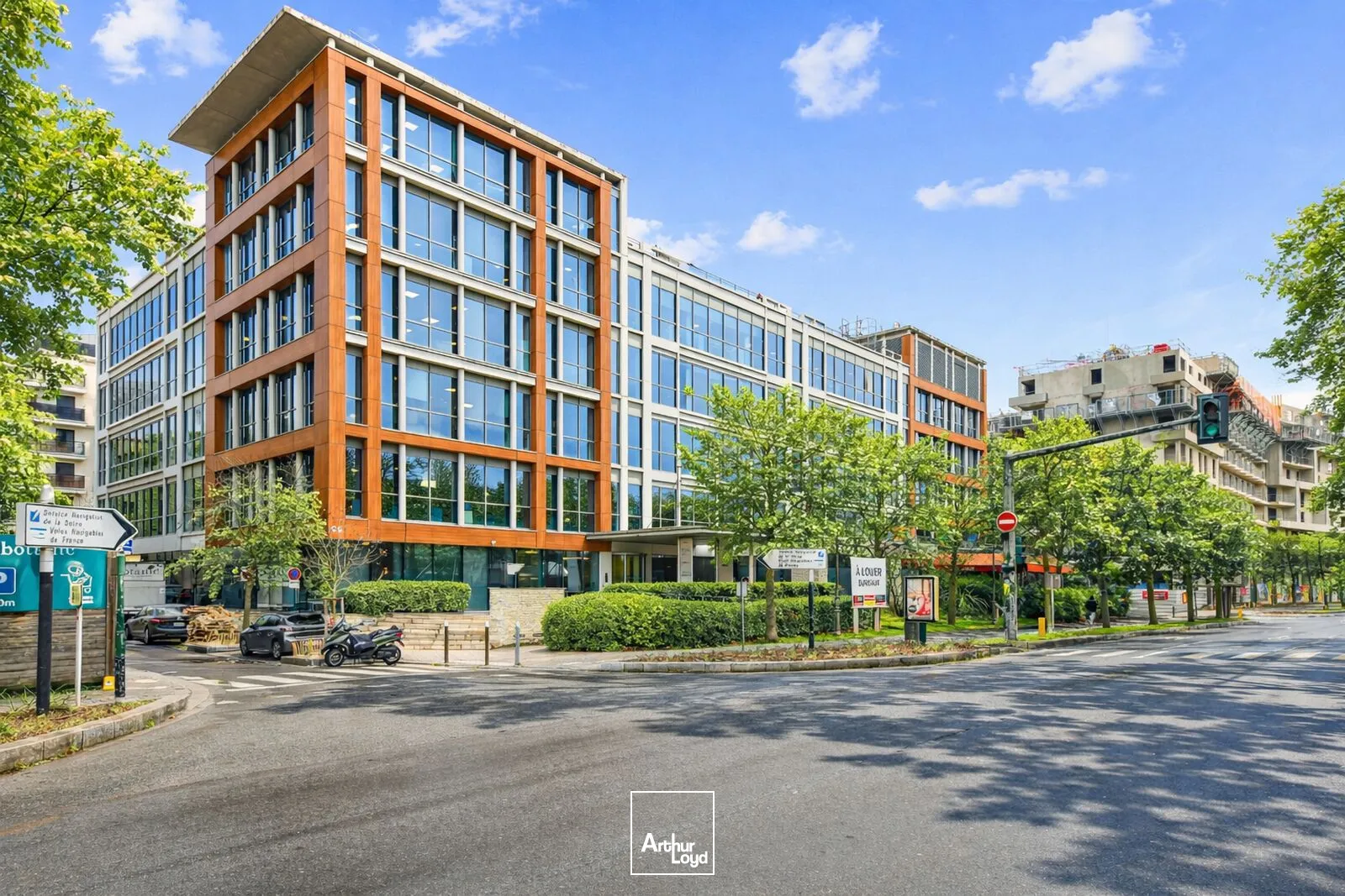 Botany, bureaux traversants et lumineux, sur les Quais de Seine