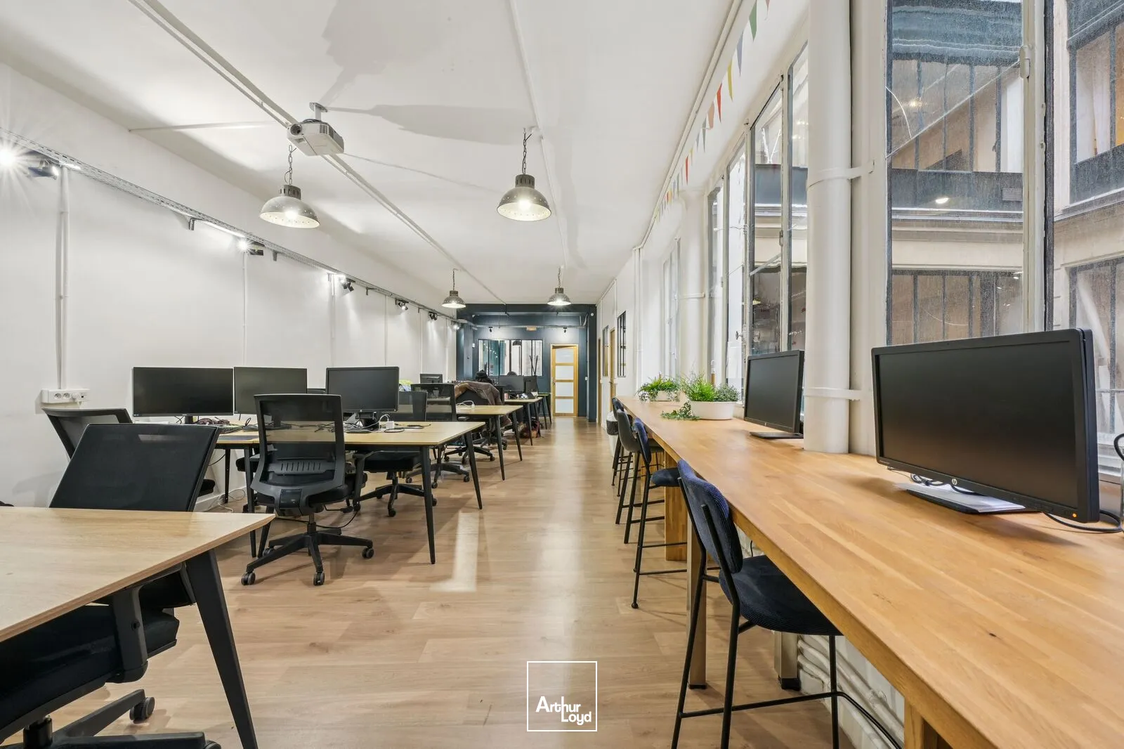 Bureaux A Louer - Espace Petites Ecuries