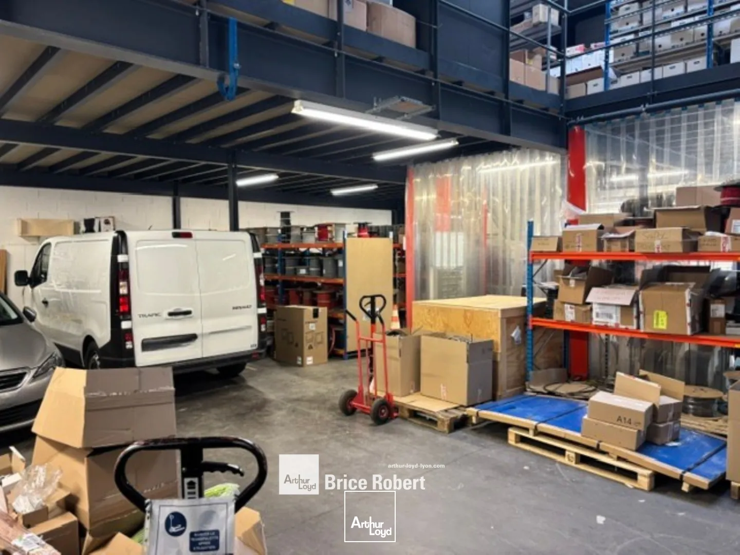 A louer ou à louer - Local d'activités mixte idéalement situé - Vaulx en Velin