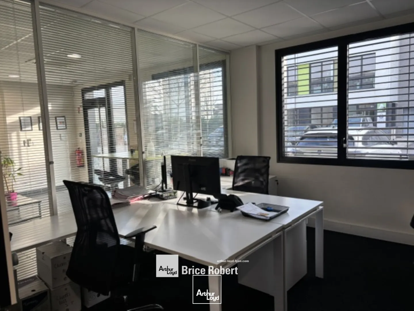 A louer ou à louer - Local d'activités mixte idéalement situé - Vaulx en Velin