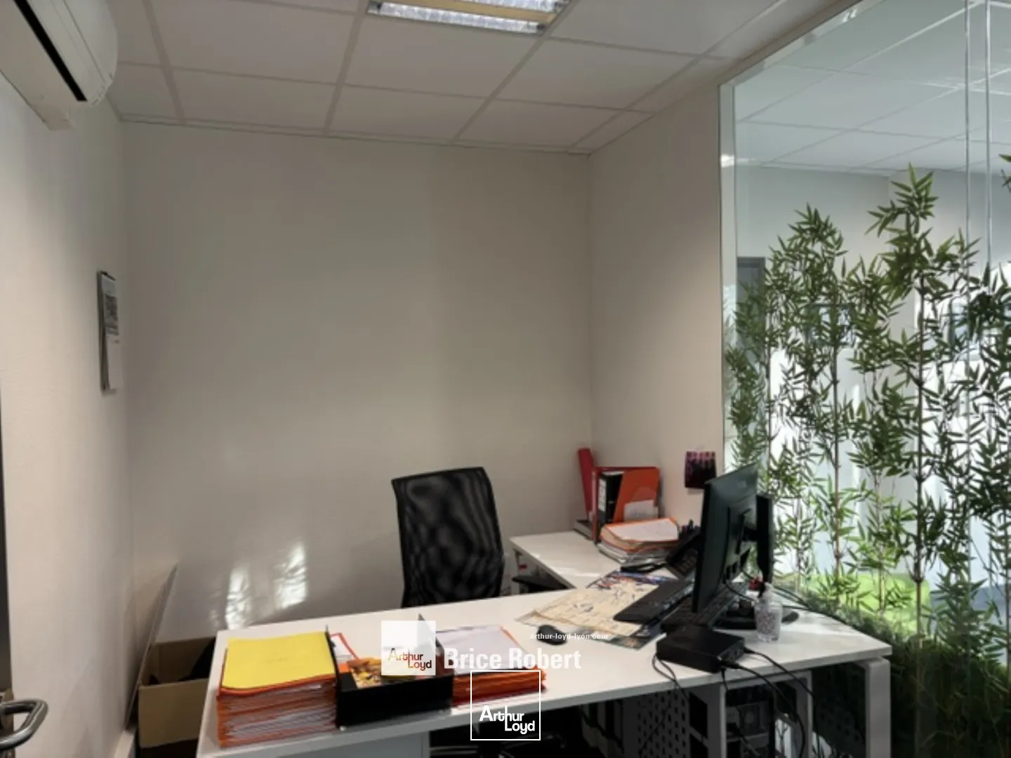 A louer ou à louer - Local d'activités mixte idéalement situé - Vaulx en Velin