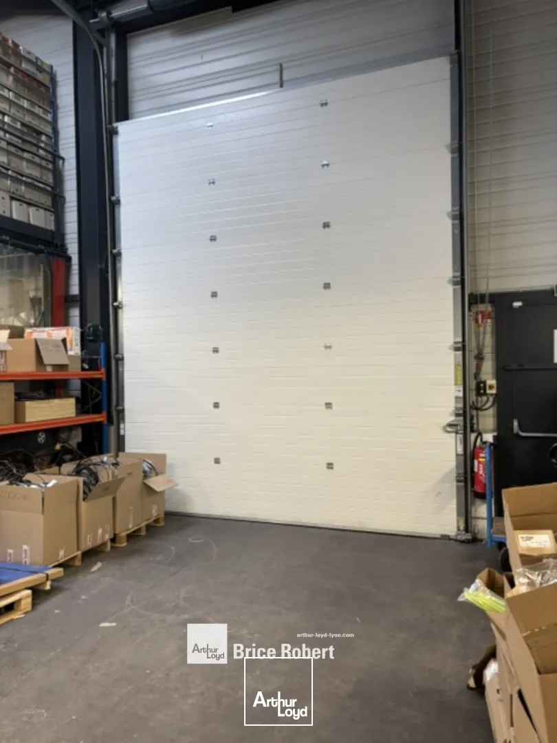 A louer ou à louer - Local d'activités mixte idéalement situé - Vaulx en Velin