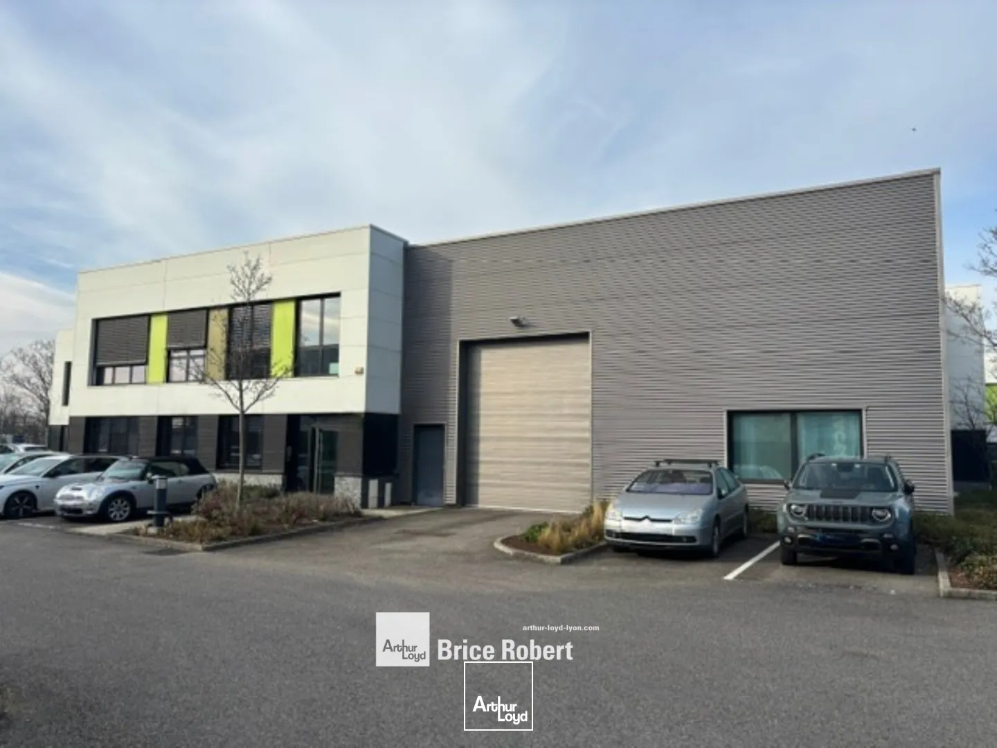 A louer ou à louer - Local d'activités mixte idéalement situé - Vaulx en Velin