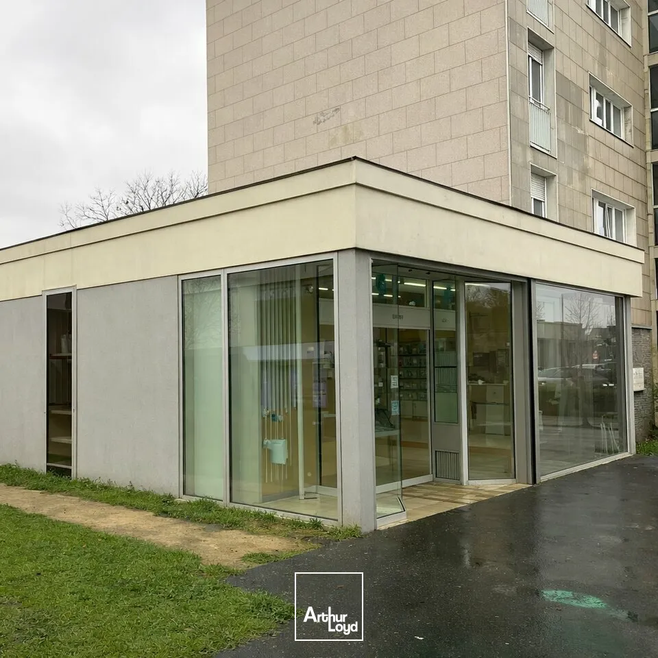 OPPORTUNITÉ RARE  LOCAL COMMERCIAL DE 75 M² AU CLOU BOUCHET