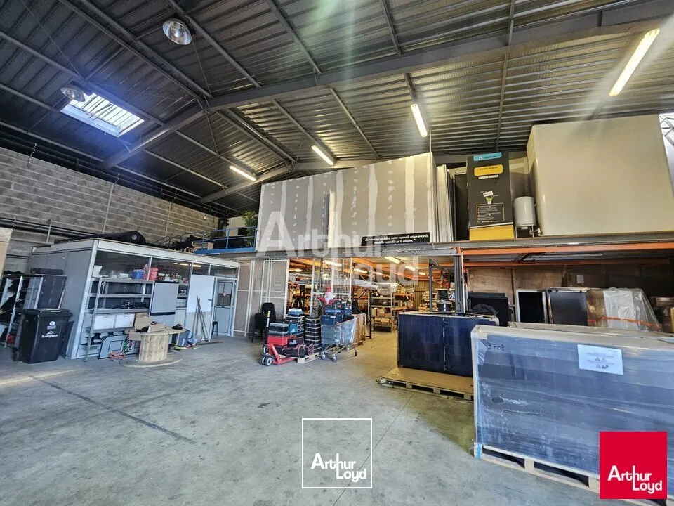 ANGERS OUEST LOCAL D'ACTIVITE DE 802 M² A LOUER AVEC BUREAUX