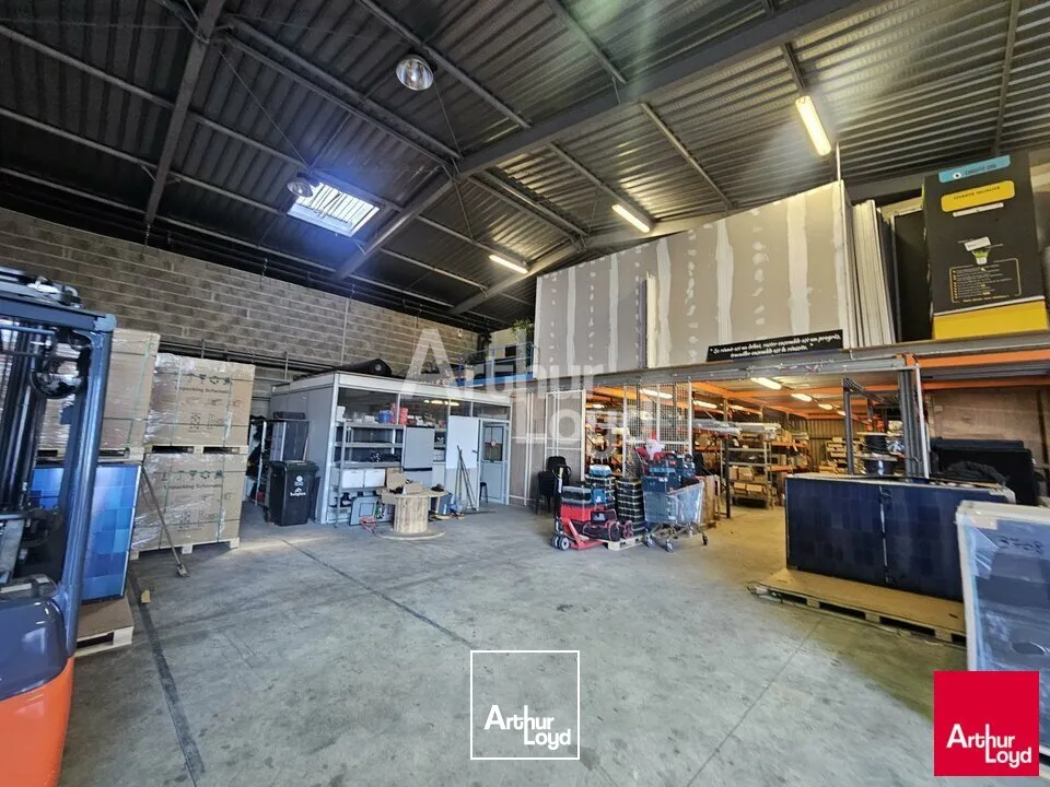 ANGERS OUEST LOCAL D'ACTIVITE DE 1&nbsp;030 M² A LOUER AVEC BUREAUX