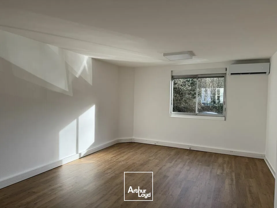 SAINT-AVERTIN BUREAUX A LOUER 91 M² 3 PARKINGS REFAIT 