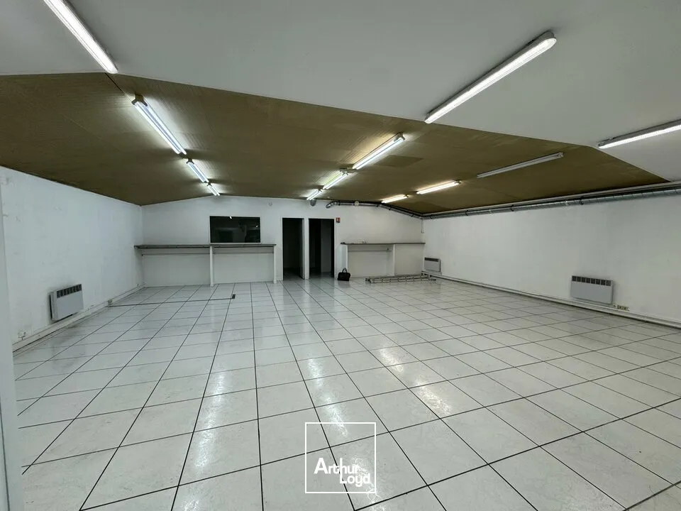 TOURS PROCHE DEUX LIONS COMMERCE A VENDRE 196 M² AVEC CAVE