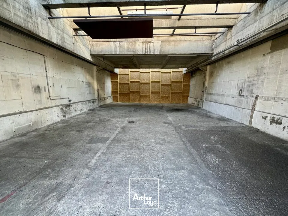 NOUVEAUTÉ - A LOUER ACCÈS DIRECT ENTREPÔT DE 100m2 ZONE INDUSTRIELLE ET PORTUAIRE DU HAVRE 