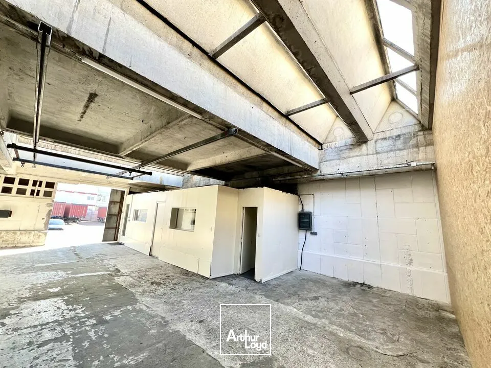 NOUVEAUTÉ - A LOUER LOCAUX D'ACTIVITÉ DE 100m2 AVEC BUREAU ZONE INDUSTRIELLE ET PORTUAIRE DU HAVRE